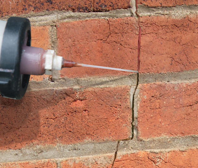 How to seal cracks in brickwork