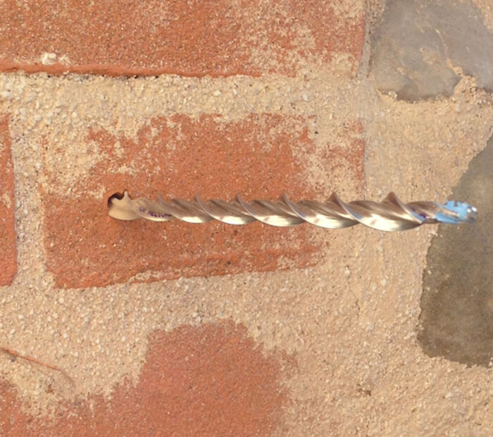Wall-tie-cutting-thread-in-brick edited-1