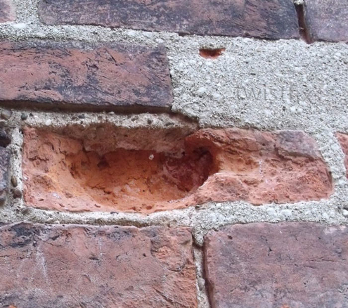 frost-damaged-brickwork