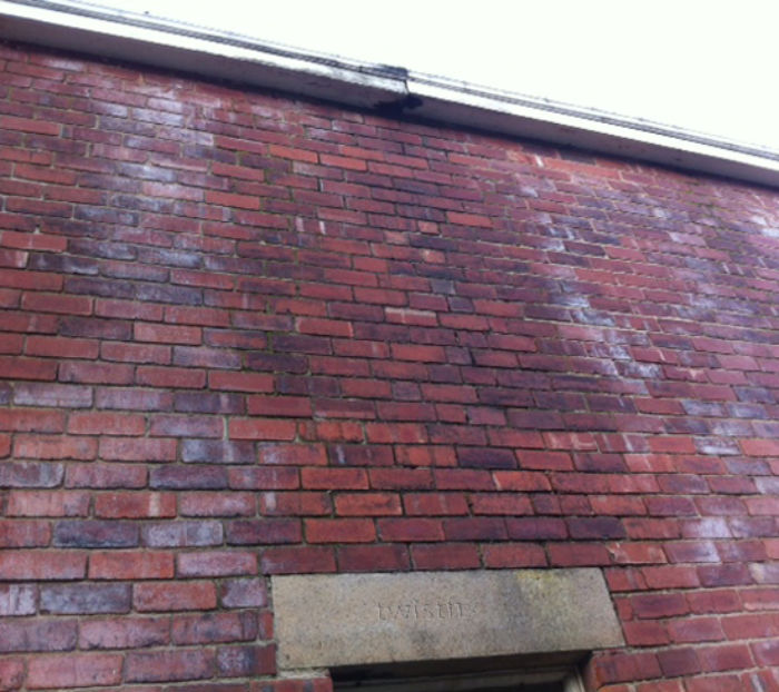 Leaking-Gutter-damp