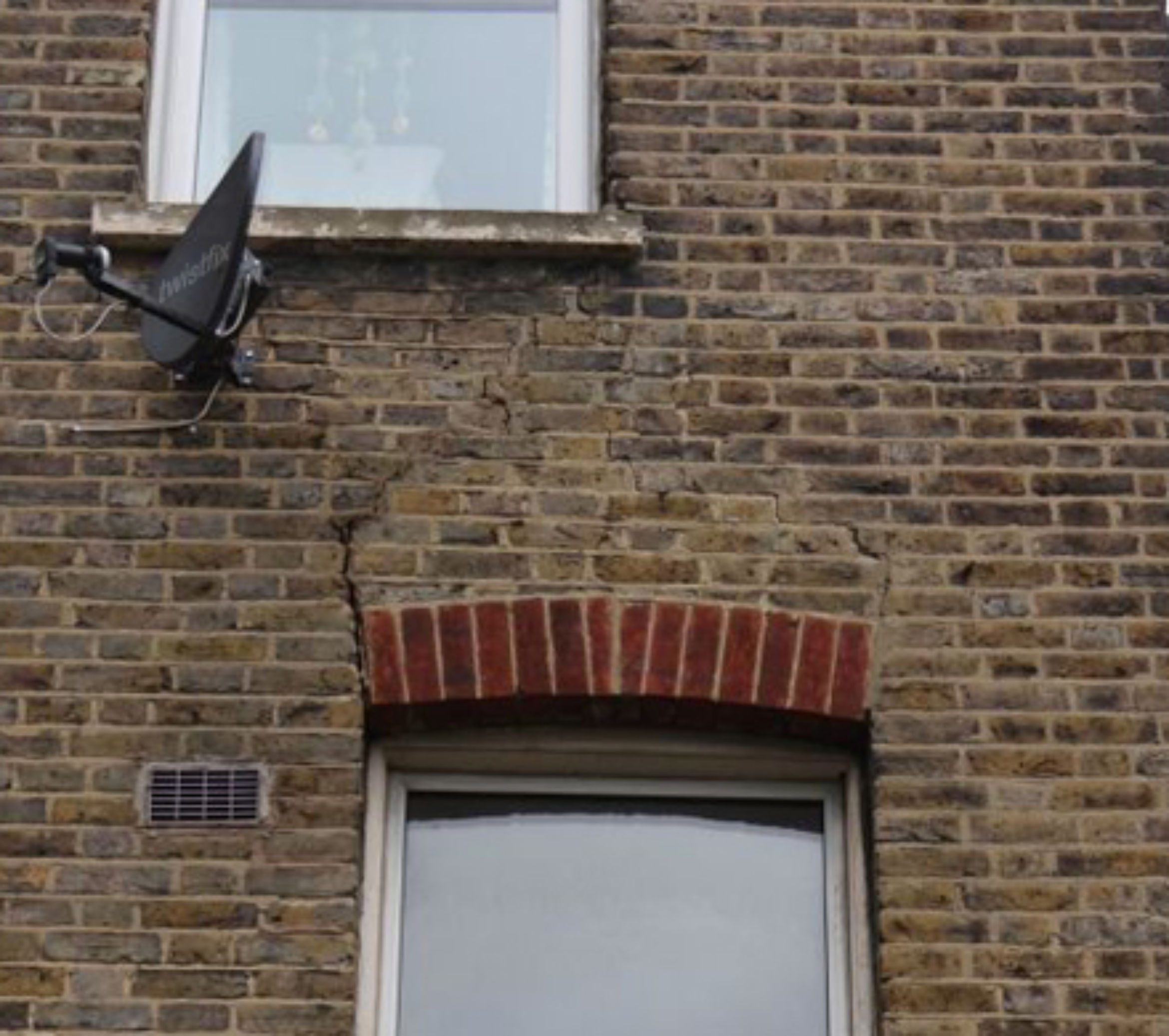 lintel failure london se