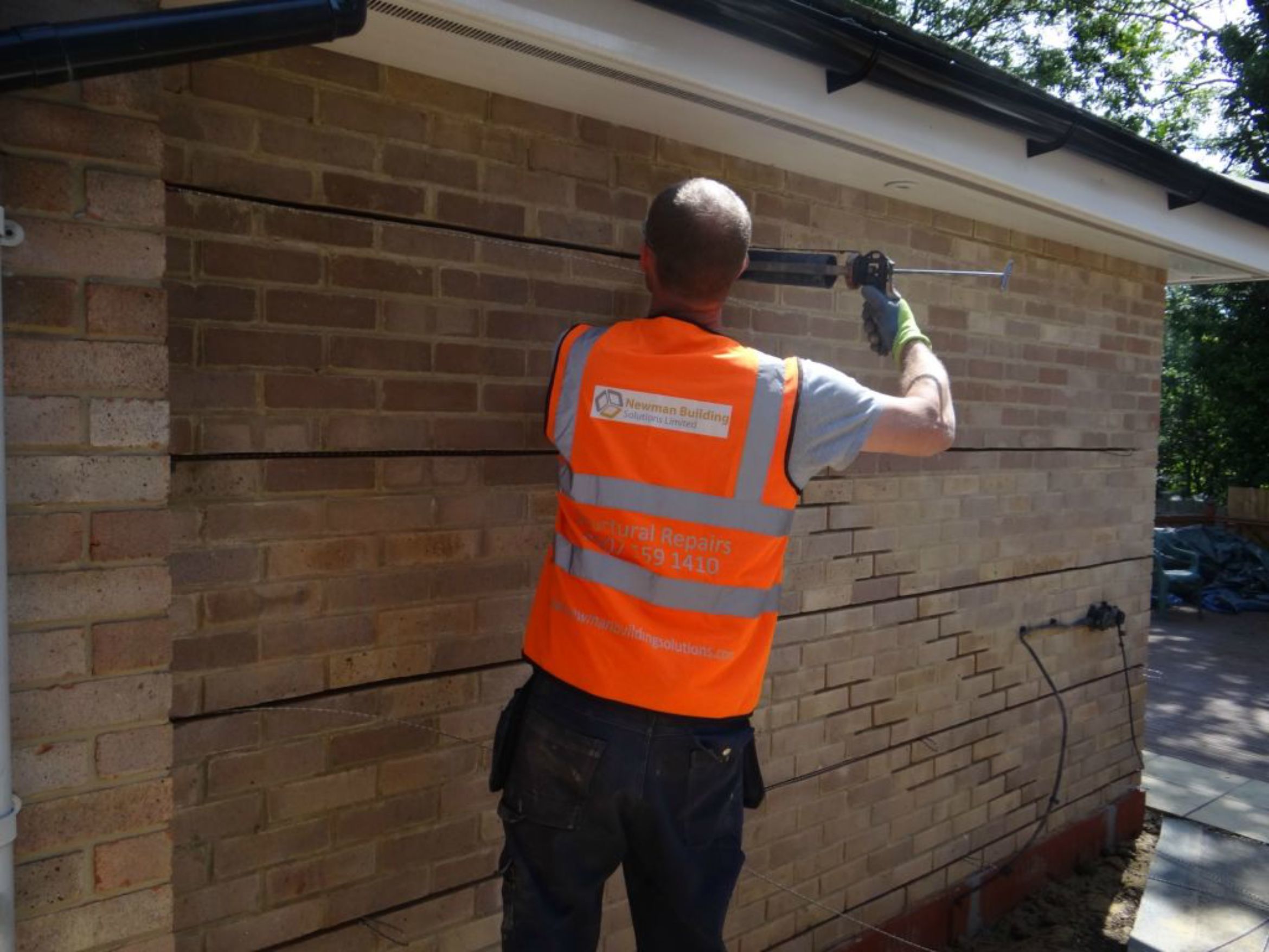 reinforcing cracked brickwork